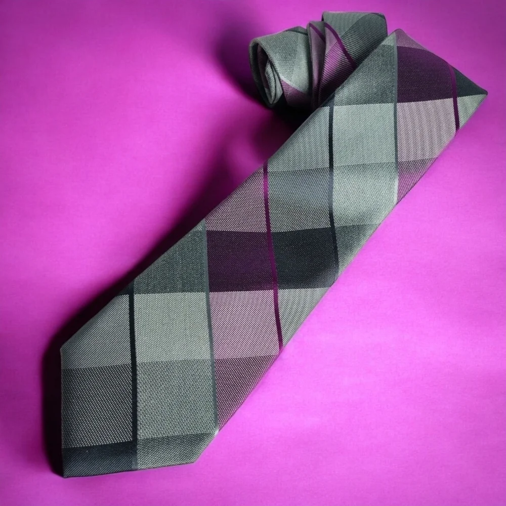 Michael Kors Tie Silk Blend Pink Purple Plaid Men Necktie Suit Formal 56.5 x3.25